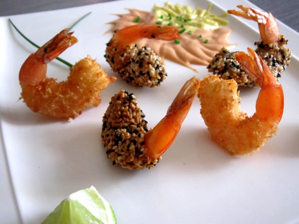 Crevettes sésame et coco, sauce cocktail et wasabi cours de cuisine grenoble tropicuisine à dom
